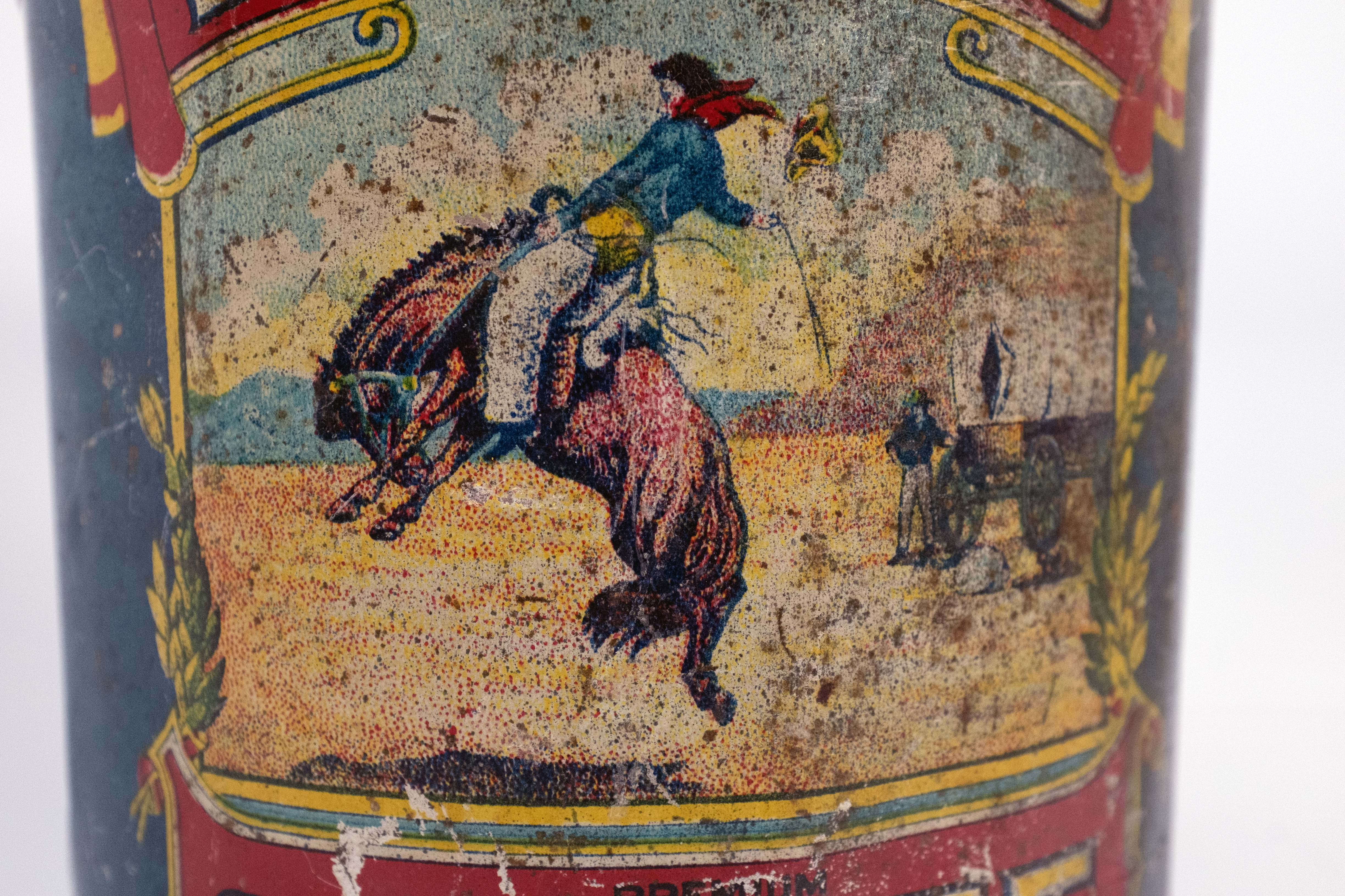 Broncho tin — front detail zoom 2.