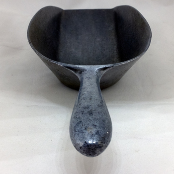 Wagner Scoop No. 4 - Handle Up